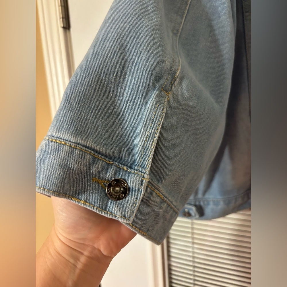 Classic Light Blue Denim Jacket - Picture 9 of 11